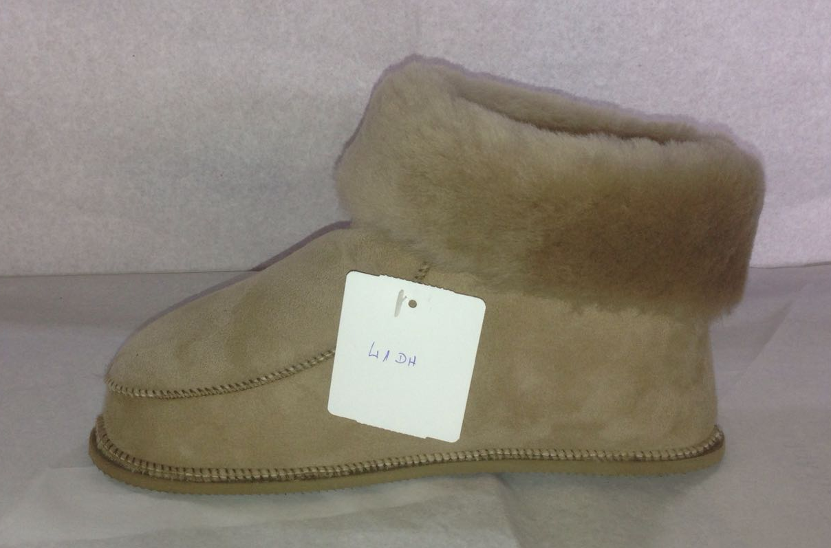 Zapatilla de cordero suela Microporoso