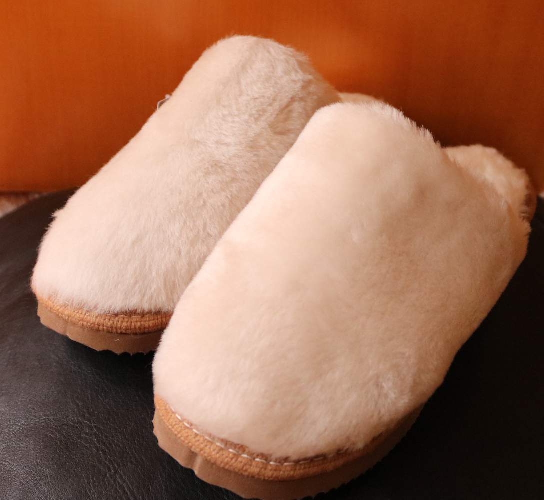 Zapatilla de piel de cordero doble piel por fuera